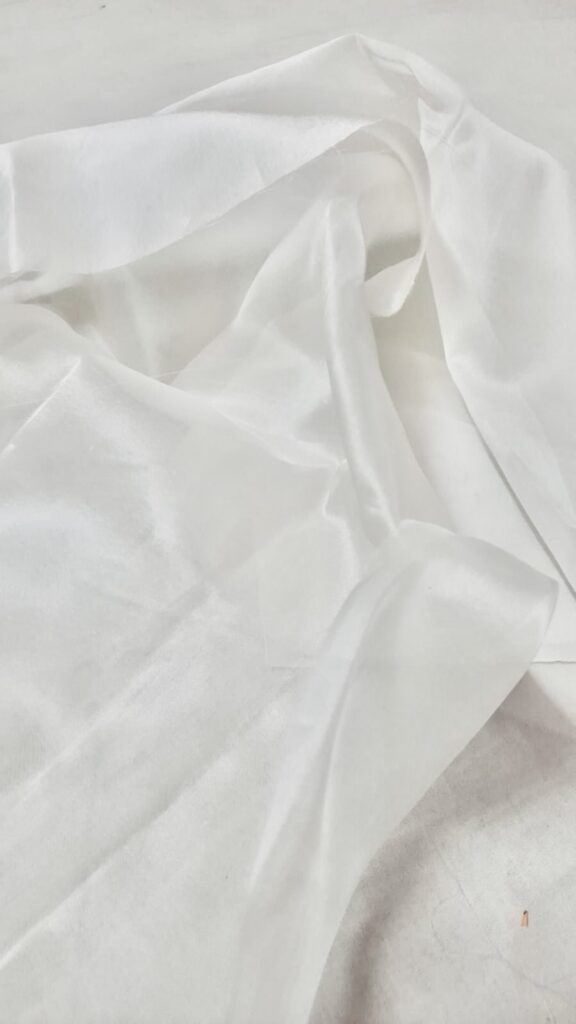 Pure Organza de soie Tissé main Collection blanc de blanc Tohora fine silk