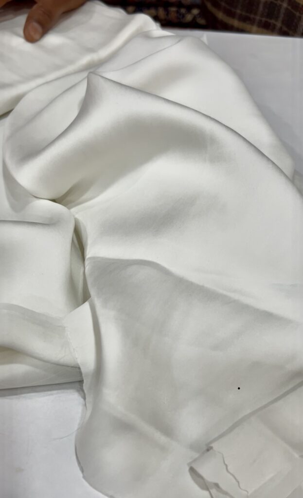 Soie Daim tissée main Couleur cocon naturelle | Tohora
