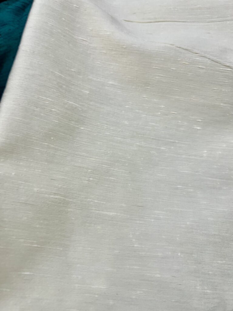 Soie Dupion couleur naturelle cocon tissé main atelier de Vanarasi | Tohora