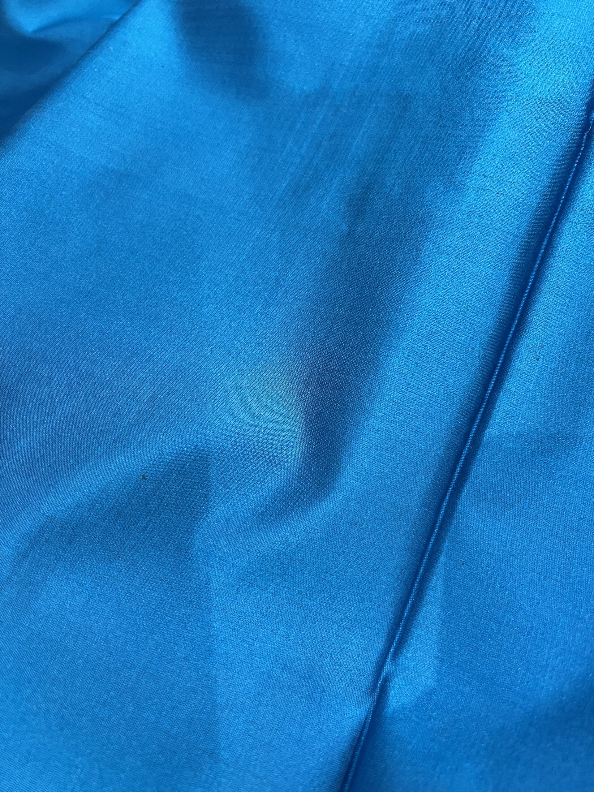 Soie Katan Bleue Tohora