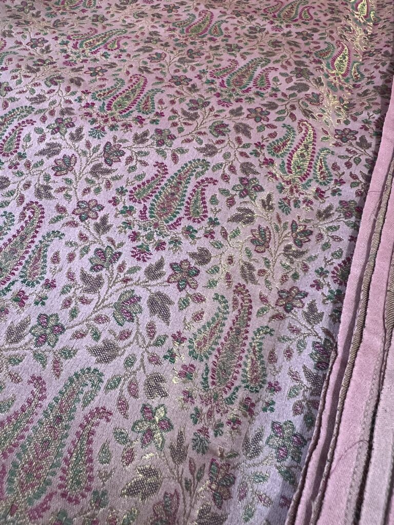 Tanchoi Benares en soie de murier avec motifs paisley méthode Benares | Tohora