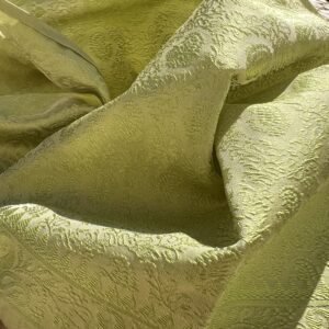 Carré Précieux soie tissé main 55cm Tohora – Eclat de Cachemire Vert Tilleul