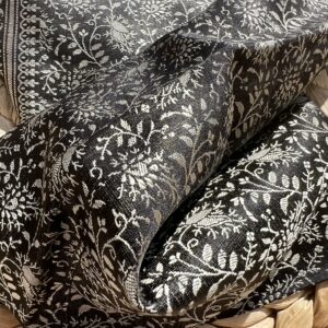 Carré Précieux Soie Tissé main 55cm – Grenat Sauvage Noir | Tohora