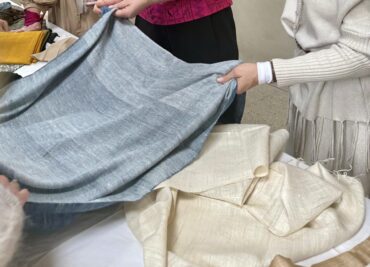 Showroom comment choisir son tissu en soie Tissé main | Tohora