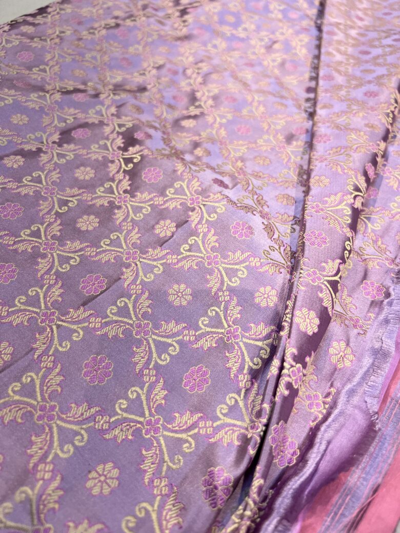 Soie Benares Tanchoi rose et soie dorée pour la collection SEALIAH by Tohora x Eriselda Hoxha Couture